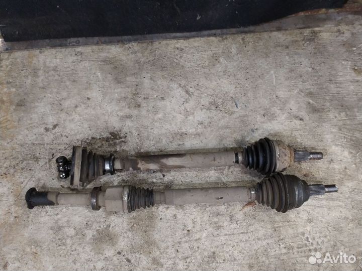 Левый привод Рено лагуна 2 механика 1,8