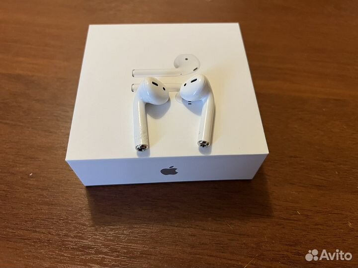 Кейс Apple AirPods 2 + наушник правый