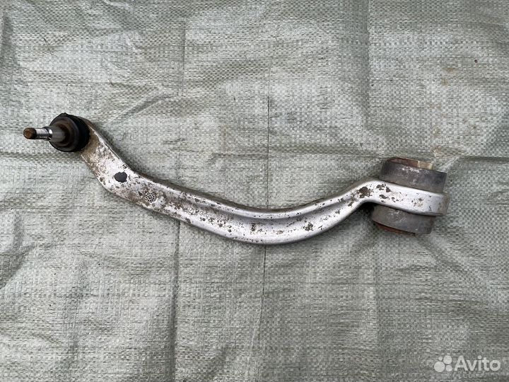 Рычаг нижний правый Volkswagen Passat B5