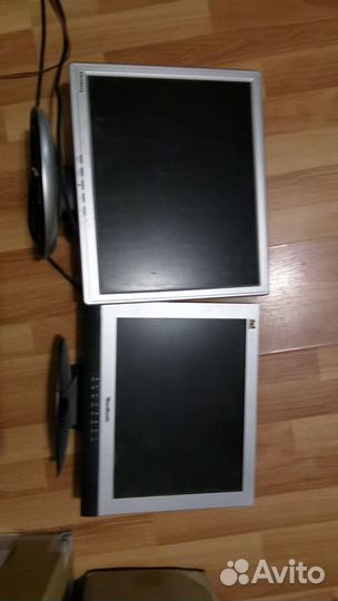 2 монитора и разобранный системник + принтер