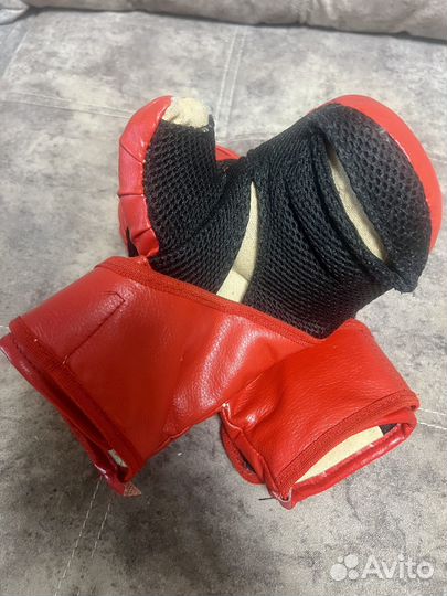 Боксерские перчатки