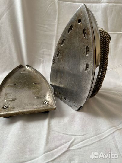 Утюг тяжелый СССР с подставкой