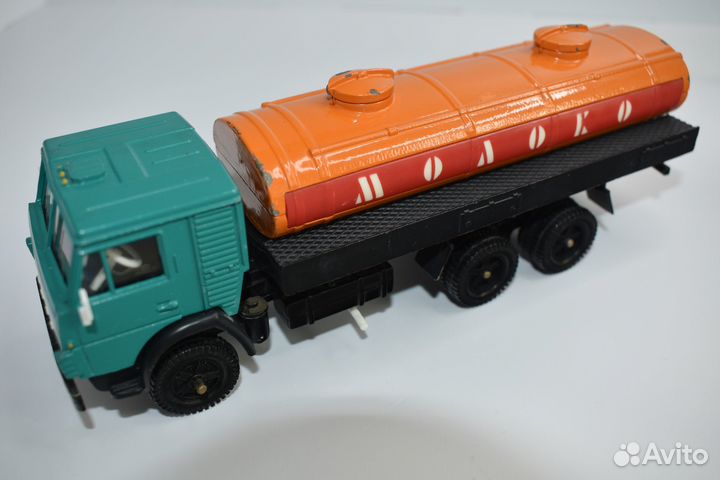 Камаз 53212 Молоко Модель 1:43 Элекон