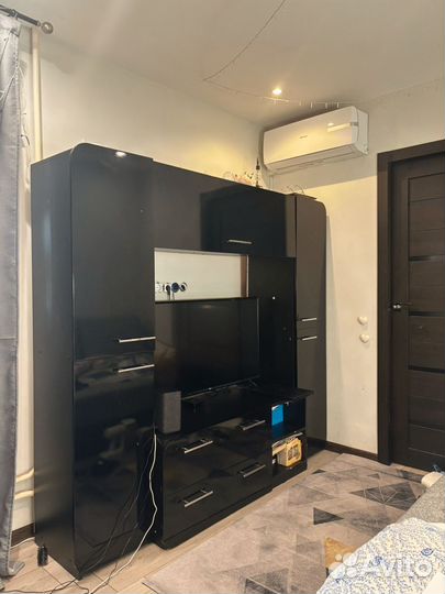 Стенка черный глянец