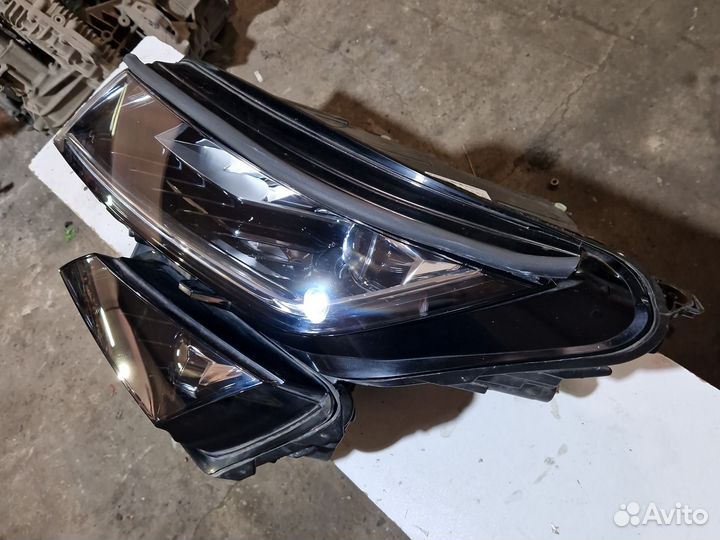 Шкода kodiaq левая фара LED