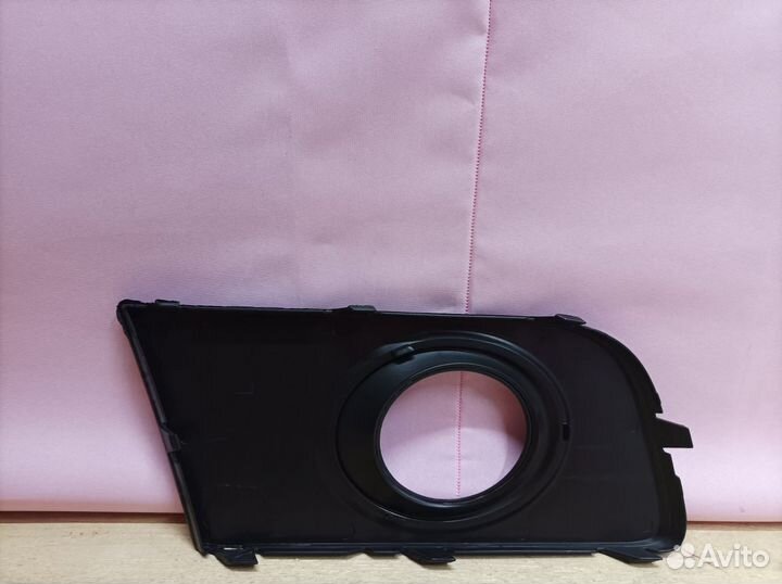 Окантовка птф левая Volkswagen Amarok 2 на 2010