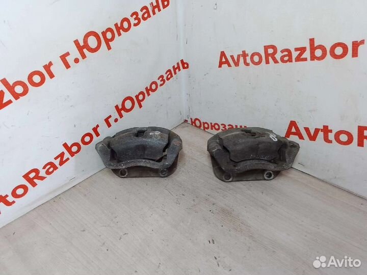 Суппорт передний Renault Sandero