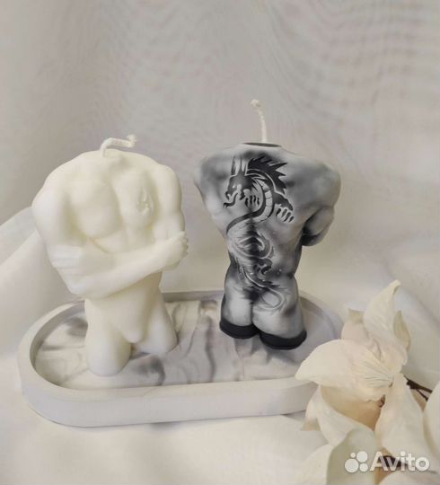 Свеча мужской торс - мужчина с татуировкой