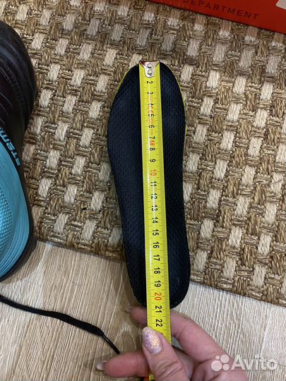 Детские футбольные бутсы