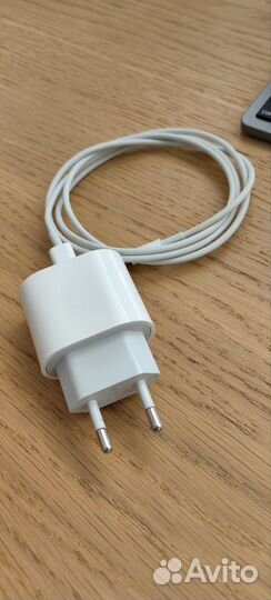 Зарядка на iPhone 20w