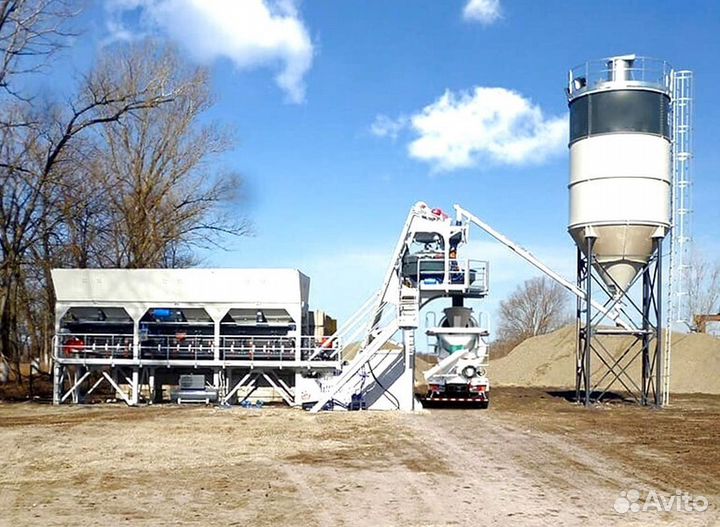 Бетонный насос с длинной стрелой