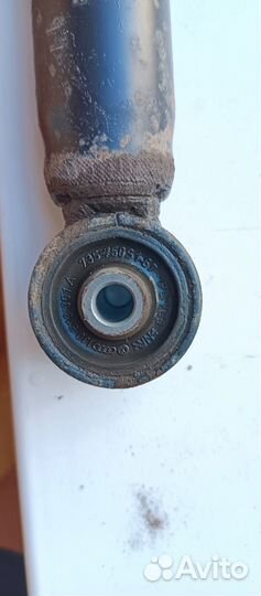 Стойка амортизатора задняя/передняя skoda rapid