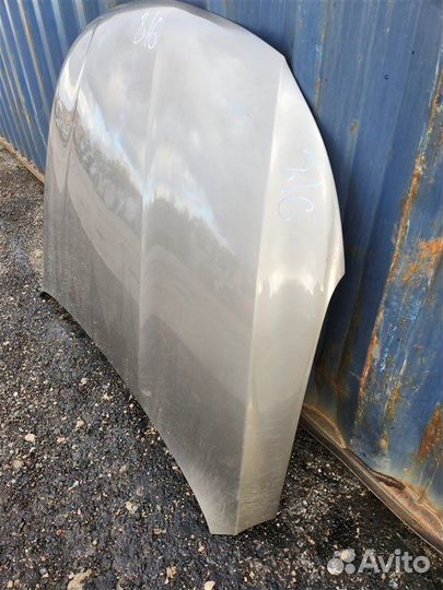 Капот Volkswagen Passat CC 2011