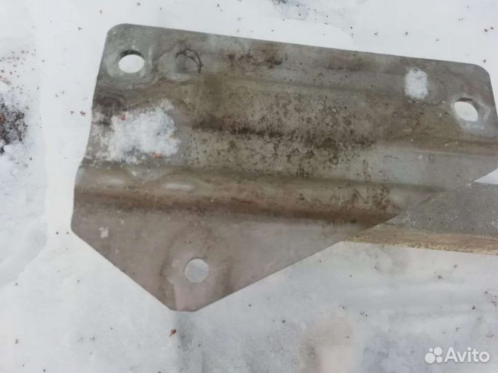 Усилитель бампера. Chevrolet