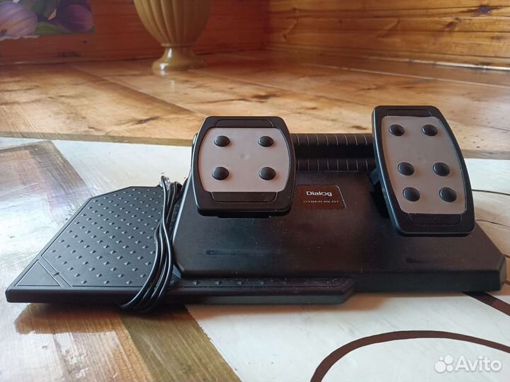 Игровой руль 