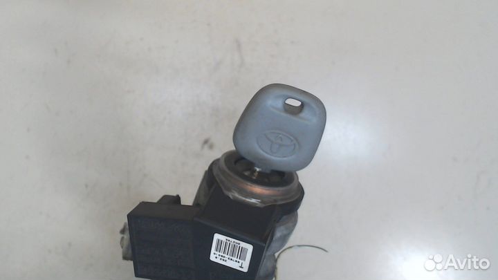 Замок зажигания Toyota Avensis 2, 2006