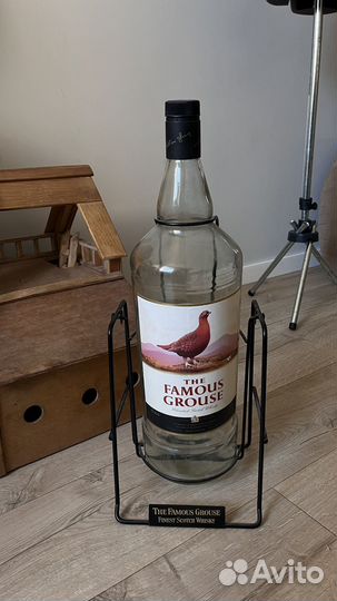 Бутылка на качели the Famous Grouse