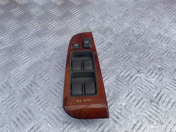 Блок кнопок Toyota Celsior UCF30