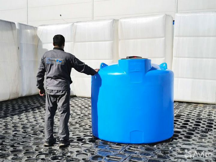 Пластиковая ёмкость для воды 2000 литров, код: 33138