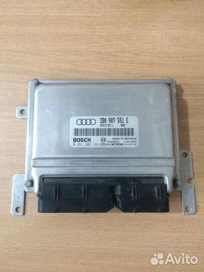 Блок управления двигателем (эбу) Audi 3B0 907 551