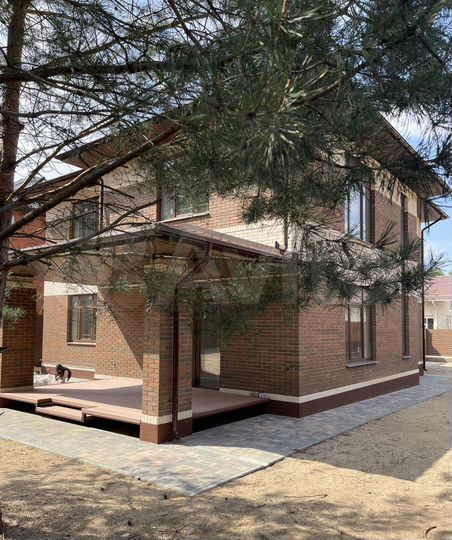 Коттедж 215 м² на участке 11,2 сот.