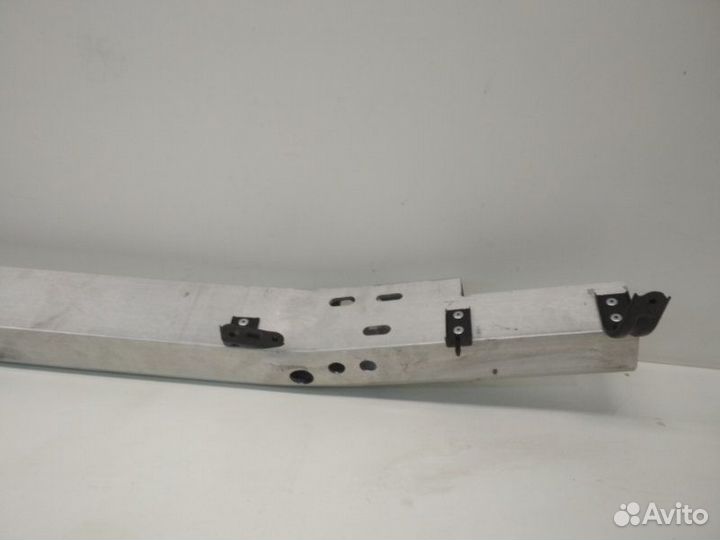 Усилитель бампера передний Toyota Land Cruiser 200