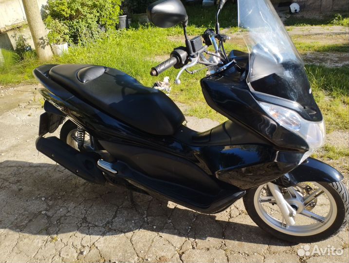 Макси-скутер Honda PCX-125