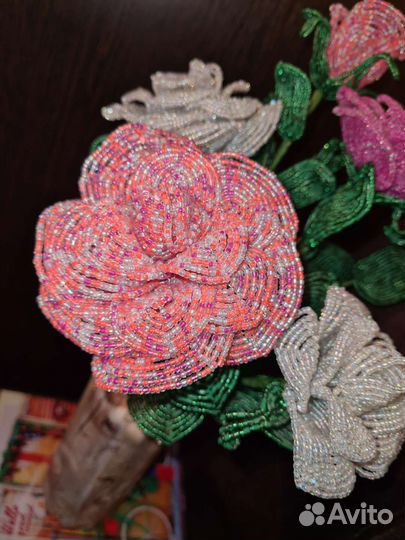 Бисероплетение, цветы из бисера