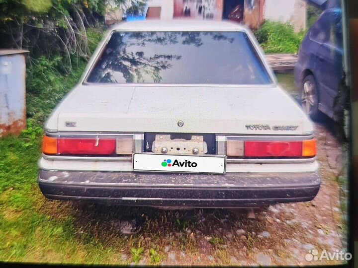 Toyota Camry, 1985