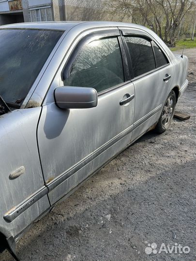 Mercedes-Benz E-класс 2.3 AT, 1996, битый, 371 000 км