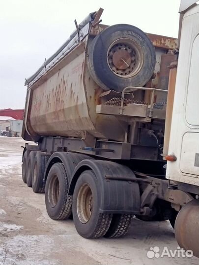 Freightliner Columbia с полуприцепом, 2002