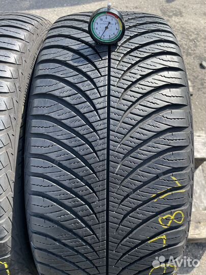 Goodyear Vector 4Seasons Gen-2 235/55 R17