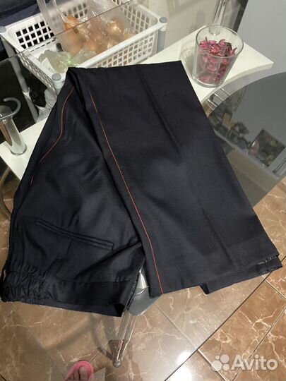 Штаны для юридического колледжа