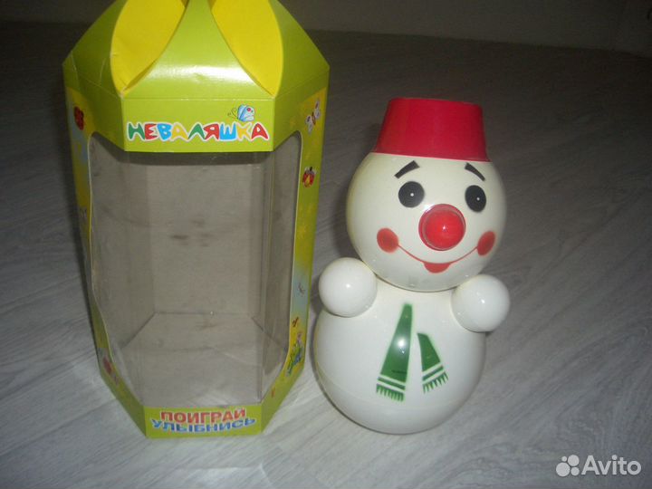 Неваляшка снеговик