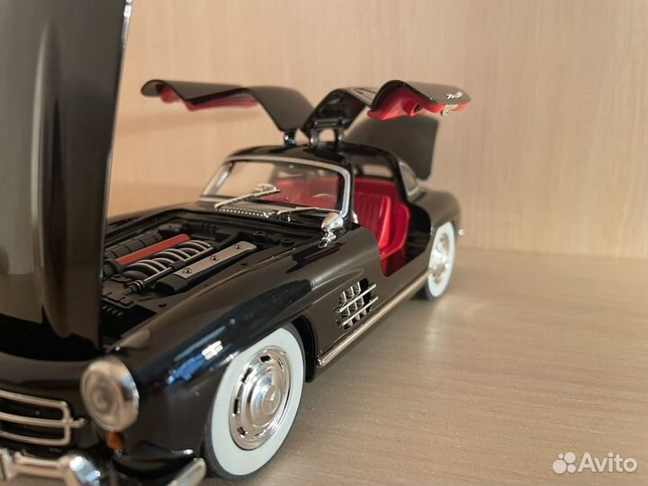 Коллекционная машинка Mercedes Benz 300SL 1:24