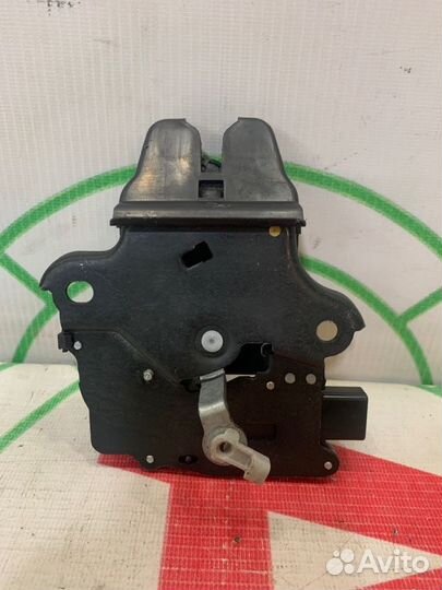 Замок багажника задний Mitsubishi Lancer 10 CY3A