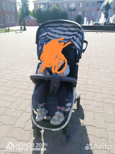 Прогулочная коляска
