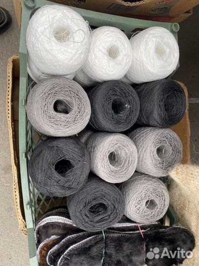 Пряжа для вязания, носки варежки