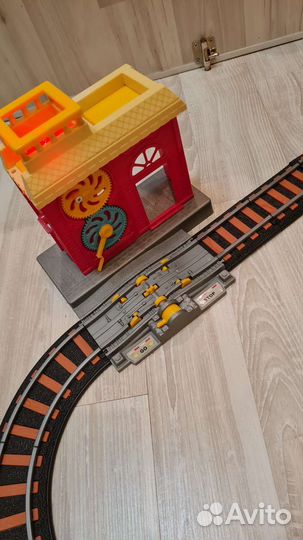 Дорога с поездом.железная дорога