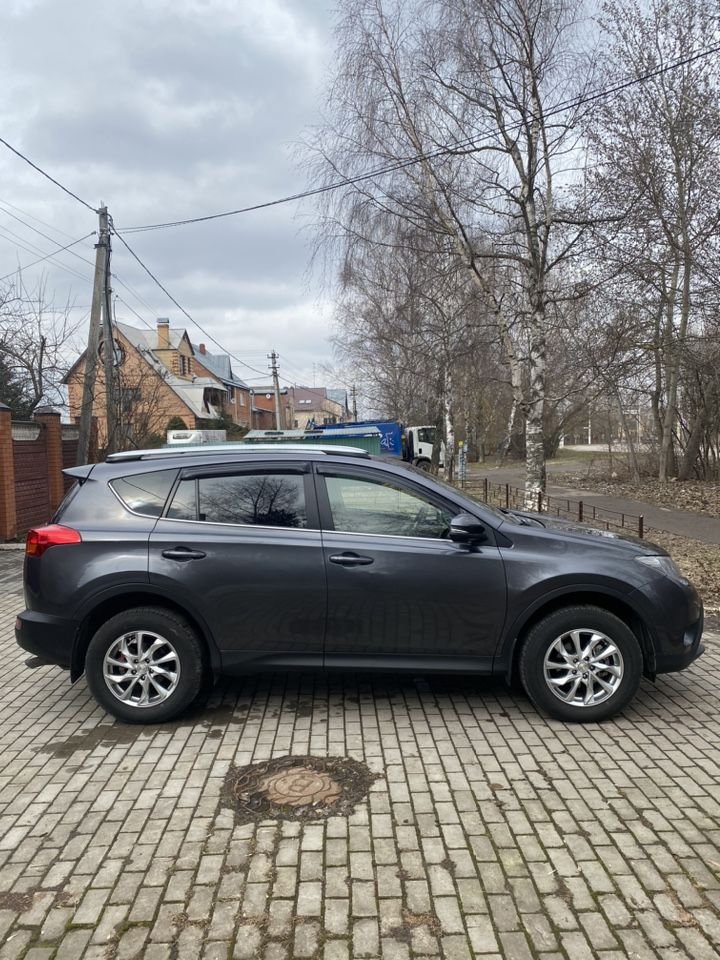 Toyota RAV4: фото владельца