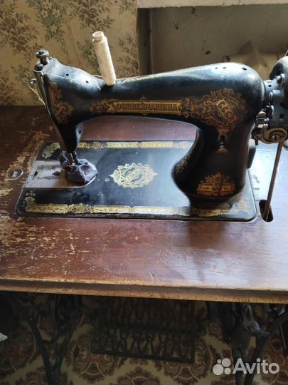 Швейная машина ножная