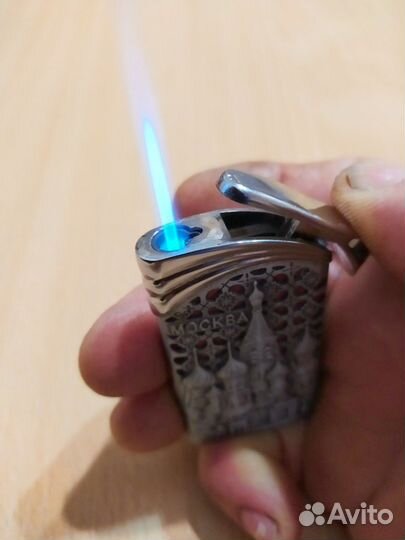 Пепельницы и зажигалки