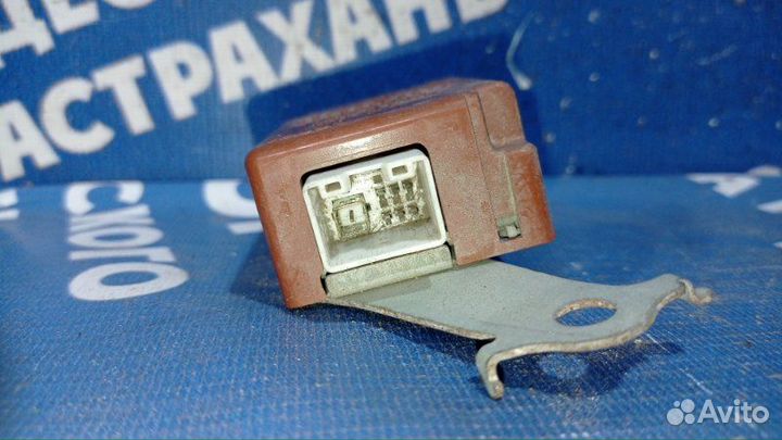 Блок управления двери Toyota Camry 40 седан 2AZ-FE