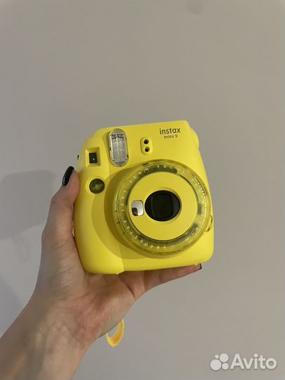 Полароид Instax mini 9