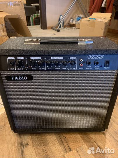 Комбоусилитель 40 вт, 30 вт, 10вт + Электрогитара