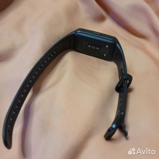 Умные часы honor band 6