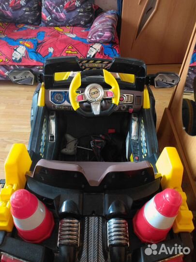 Детский электромобиль двухместный бу
