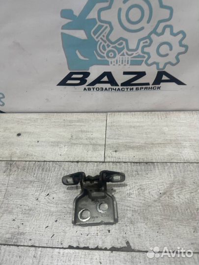 Петля двери задней правой верхняя Renault Logan 2