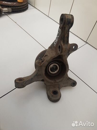 Кулак поворотный передний левый (Geely Atlas)