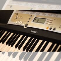 Синтезатор yamaha PSR R200